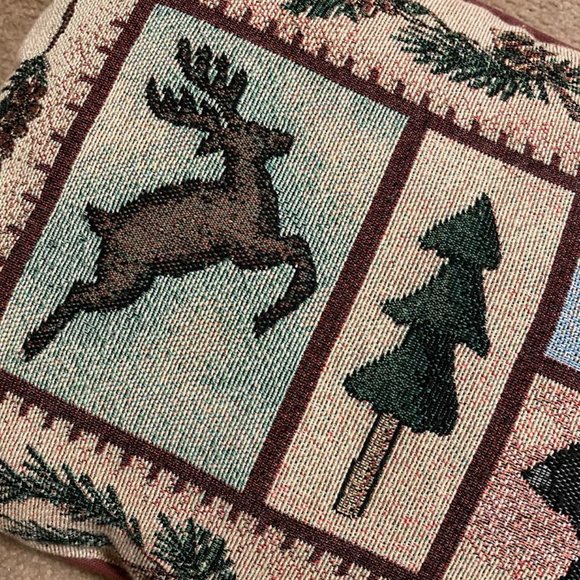 Beautiful Lodge Style Tapestry Pillow 12x16" Excellent Condition! - Picture 3 of 5